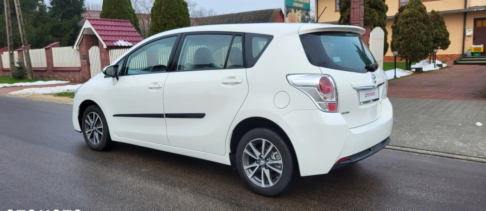 Toyota Verso cena 32900 przebieg: 185200, rok produkcji 2014 z Włodawa małe 436